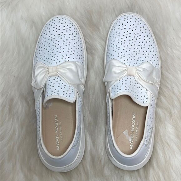 Marc Nason Record Sandra White Slip Ons Sz 9.5 - Picture 3 of 7